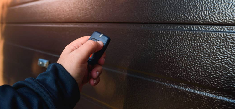 automatic door opener with remote control in Ben Lomond